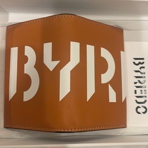 AUTH BYREDO ALPHABET PRINTED DESIGN BUSINESS CARD HOLDER COGNAC VERY RARE